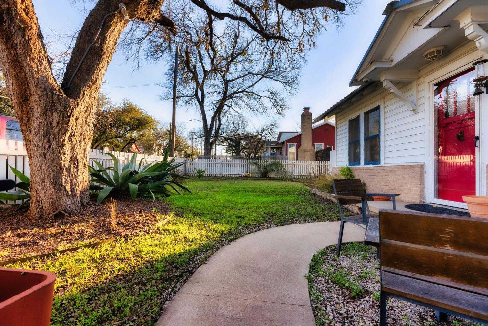 Charming & Historic 2-Br Home On An Eco Farm Austin Exteriér fotografie